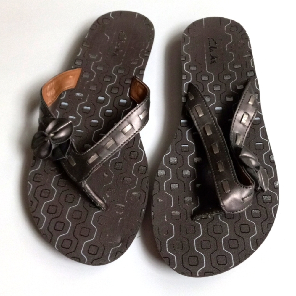 CLARKS METALLIC SANDALS